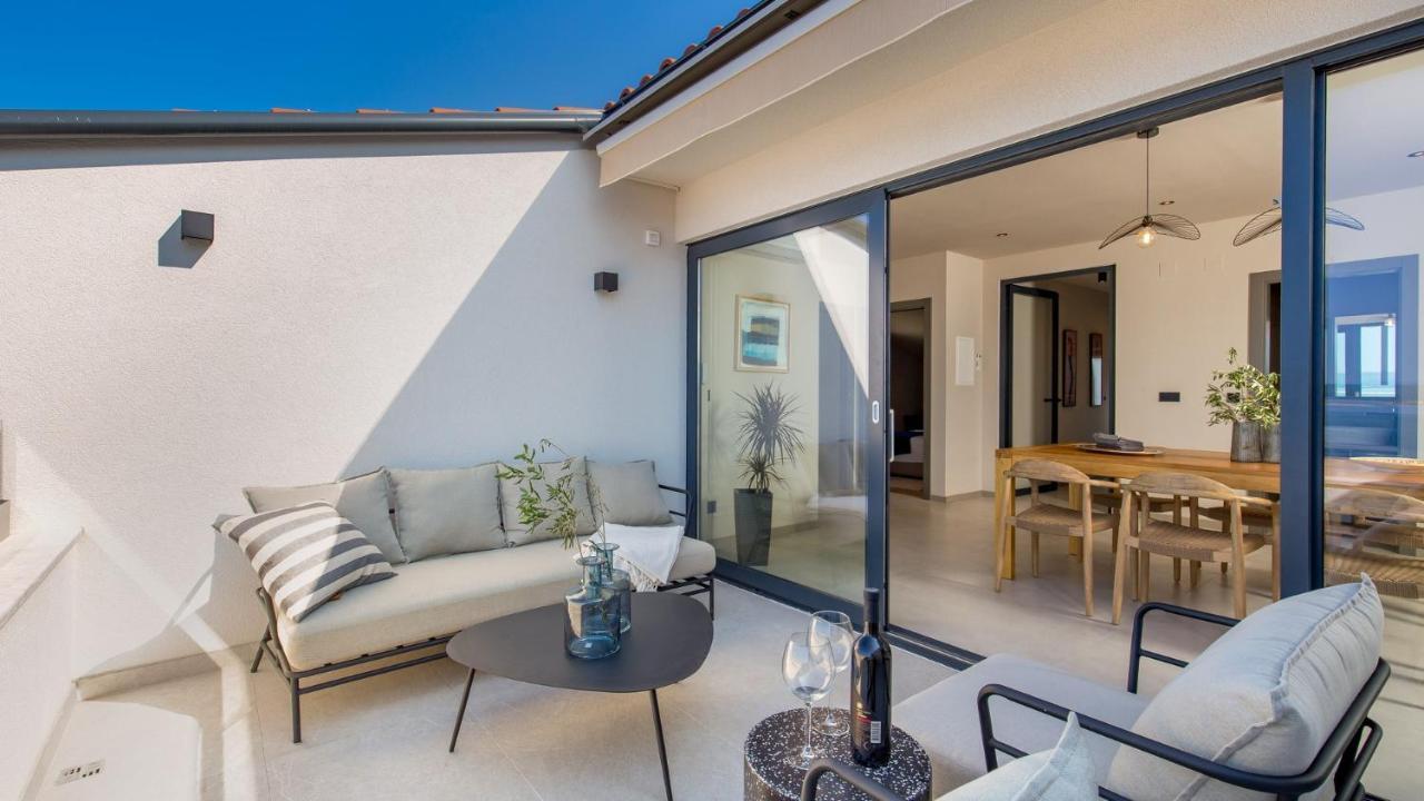 Apartments Villa Frankola With Swimming Pool Crikvenica Bagian luar foto