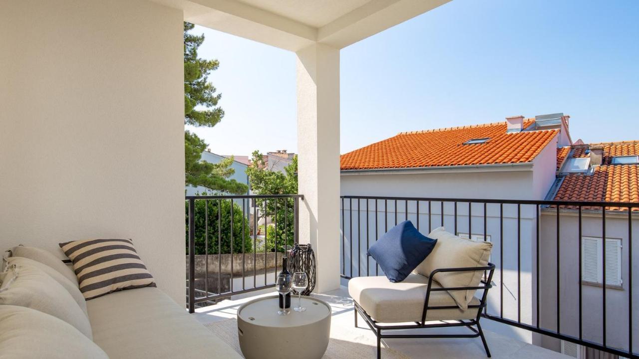 Apartments Villa Frankola With Swimming Pool Crikvenica Bagian luar foto