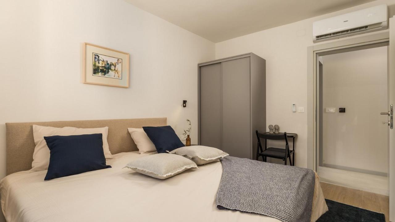 Apartments Villa Frankola With Swimming Pool Crikvenica Bagian luar foto