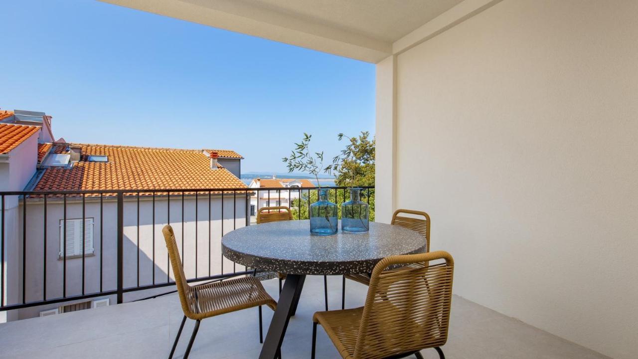 Apartments Villa Frankola With Swimming Pool Crikvenica Bagian luar foto