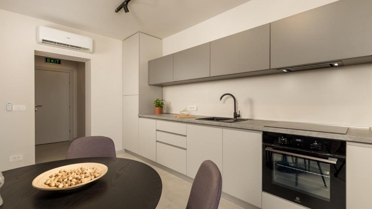 Apartments Villa Frankola With Swimming Pool Crikvenica Bagian luar foto