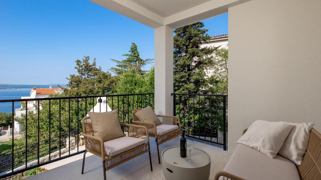 Apartments Villa Frankola With Swimming Pool Crikvenica Bagian luar foto