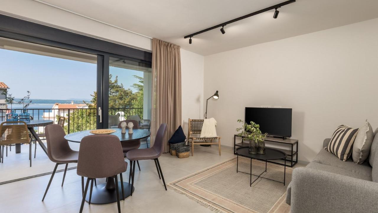 Apartments Villa Frankola With Swimming Pool Crikvenica Bagian luar foto