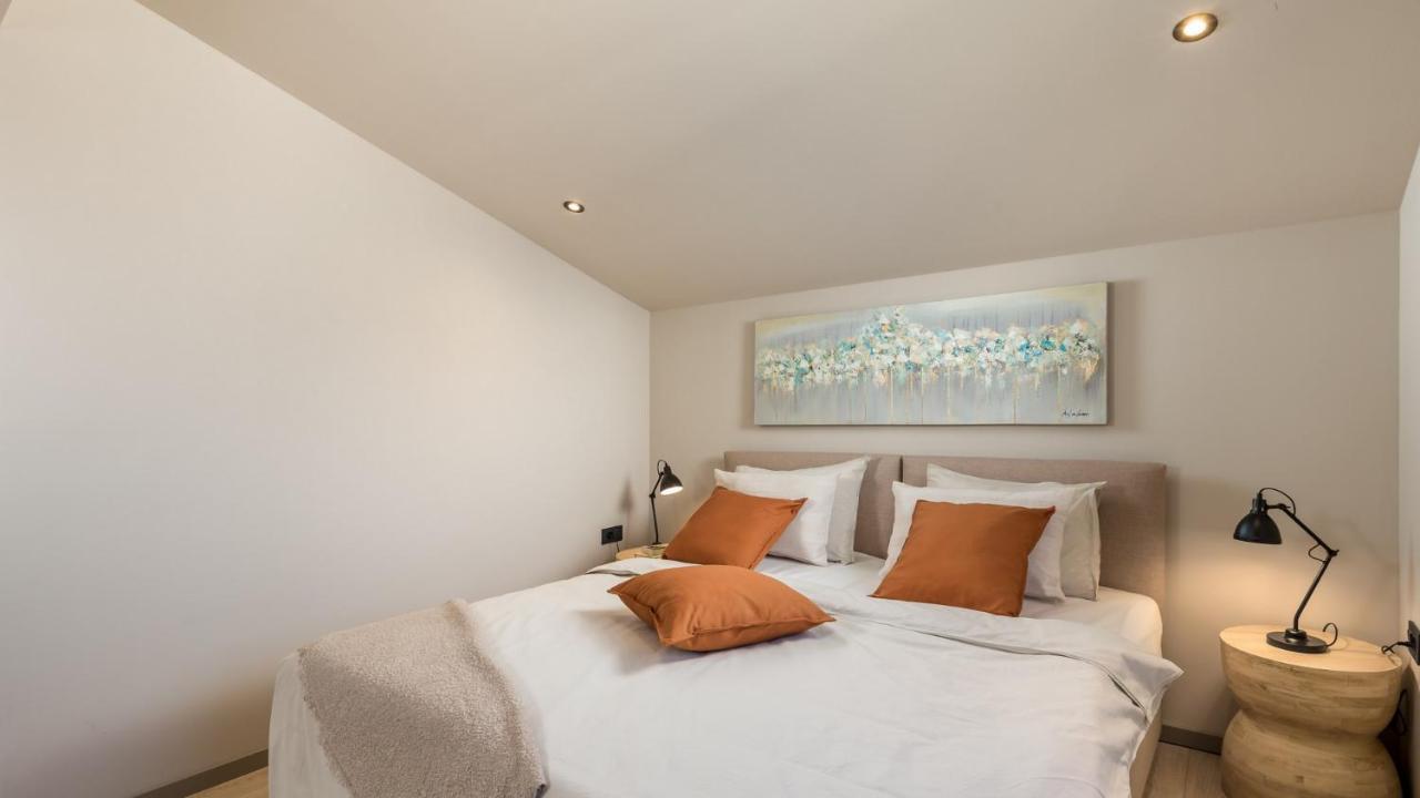 Apartments Villa Frankola With Swimming Pool Crikvenica Bagian luar foto