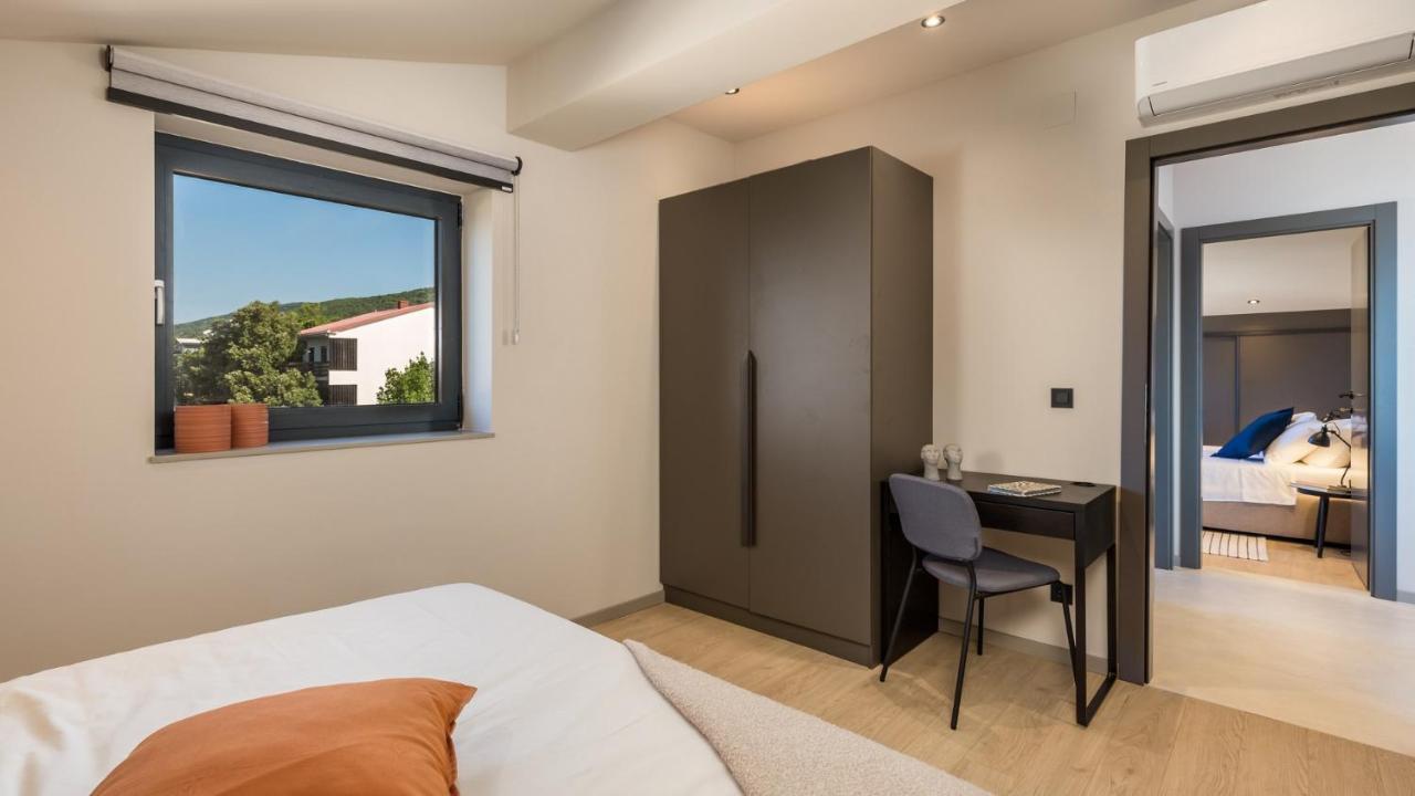 Apartments Villa Frankola With Swimming Pool Crikvenica Bagian luar foto