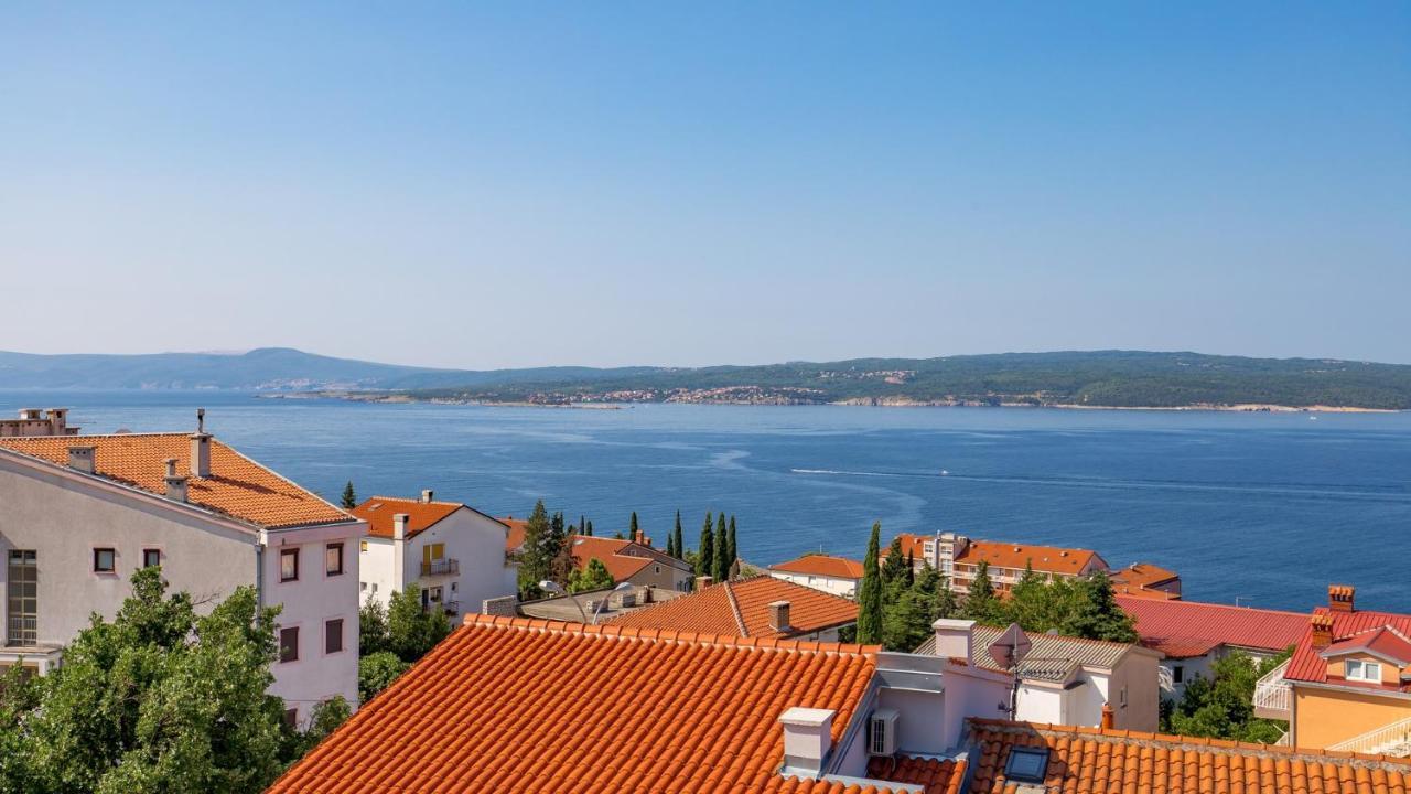 Apartments Villa Frankola With Swimming Pool Crikvenica Bagian luar foto