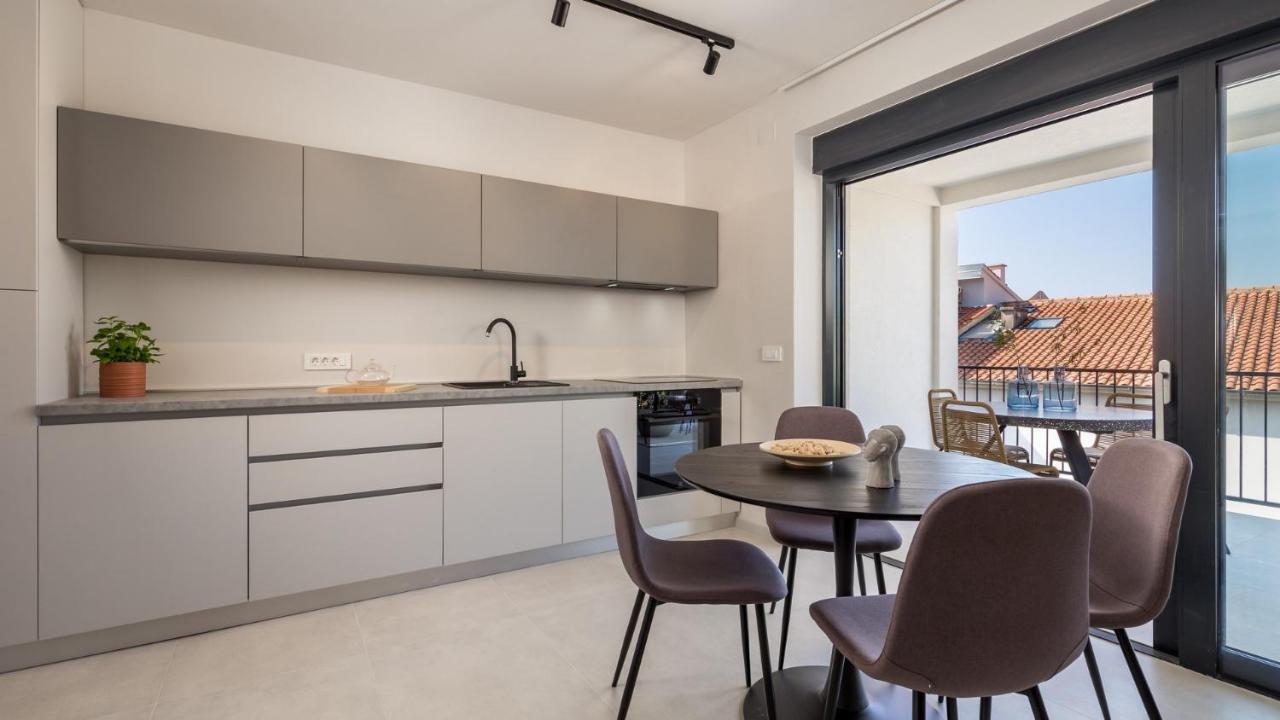 Apartments Villa Frankola With Swimming Pool Crikvenica Bagian luar foto