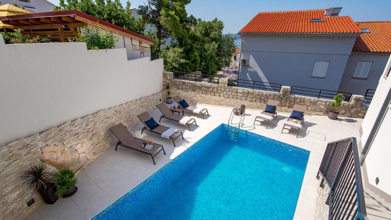 Apartments Villa Frankola With Swimming Pool Crikvenica Bagian luar foto