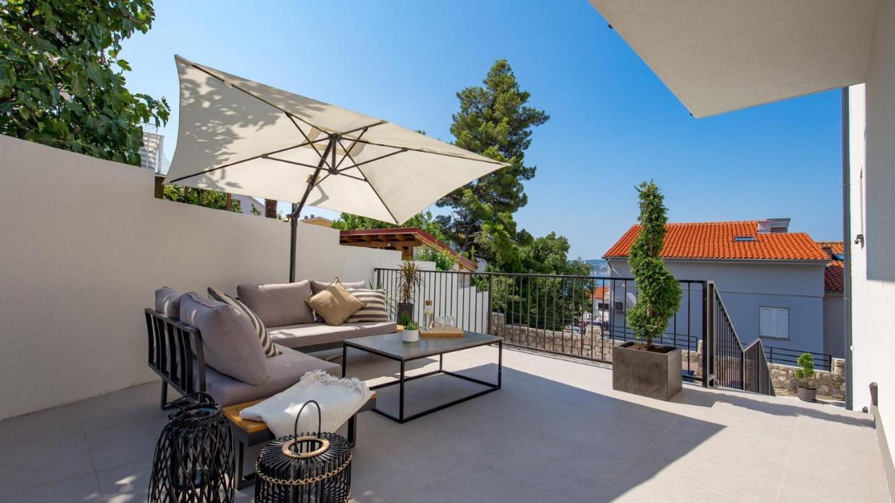 Apartments Villa Frankola With Swimming Pool Crikvenica Bagian luar foto